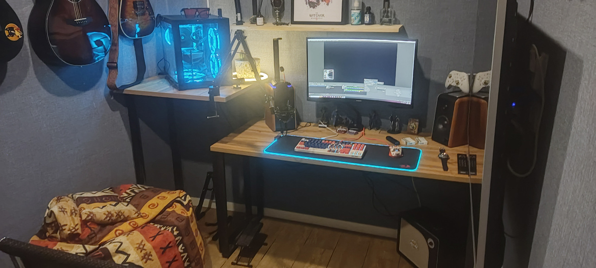 При свете ദ്ദി ༎ຶ‿༎ຶ )