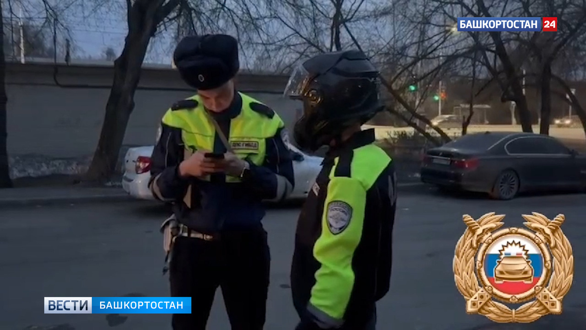    В Уфе задержали мужчину, передвигавшегося по городу на моноколесе в форме сотрудника ДПС