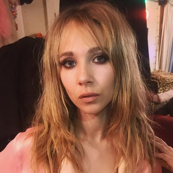     Джуно Темпл получит неограниченный запас мужчин в сериале «Мужья»