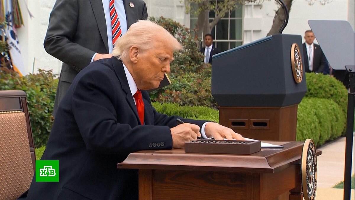    Ответившим на новые пошлины странам Трамп грозит очередным повышением