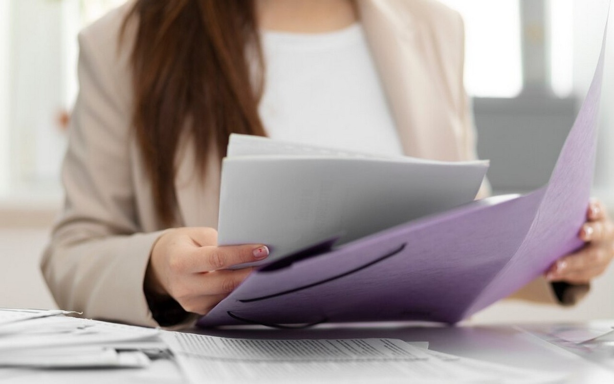    Кредитор получил исполнительный лист на долю в кузбасском НПЗ, принадлежащую совладельцу «Вкусно и точка» Фото – ru.freepik.com