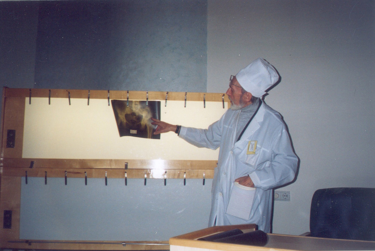 Рем Петрович Кернерман — Заслуженный врач Российской Федерации, Изобретатель СССР, поэт и автор либретто к операм