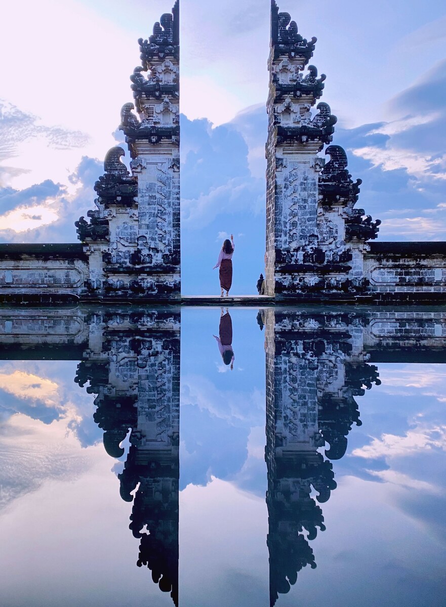 Чтобы сделать такую фотографию, я отстояла огромную очередь (а ещё низ снимка — это на самом деле зеркало)