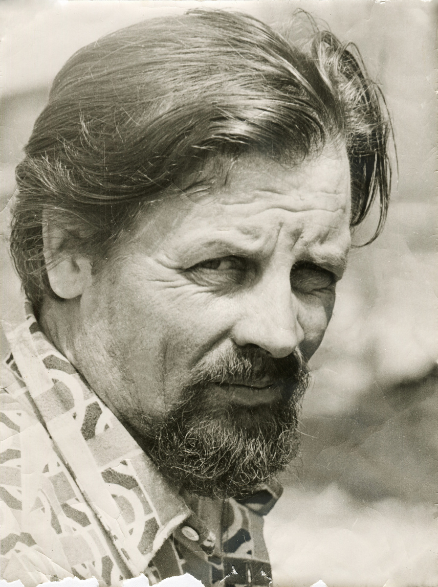 Фото из семейного архива Е. Г. Снесарева, из книги «Советская монументальная мозаика Юга России. 1937—1991». Авторы: Игорь Бычков, Николай Васильев, Артур Токарев. Издательство «Кучково поле Музеон». 2024 год.