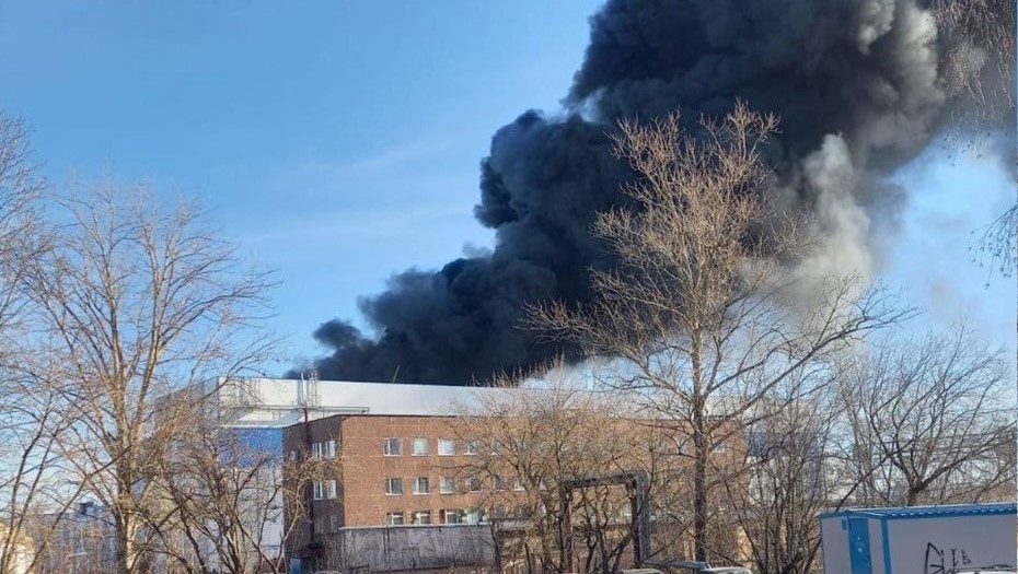    Пожар на Онежском судостроительном заводе. Петрозаводск. 3 апреля 2025 года Автор фото: пресс-служба главы Карелии