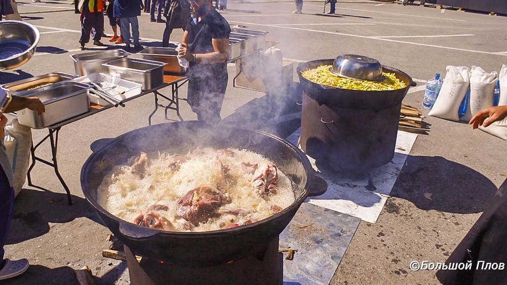Готовим плов у подножия Эльбруса