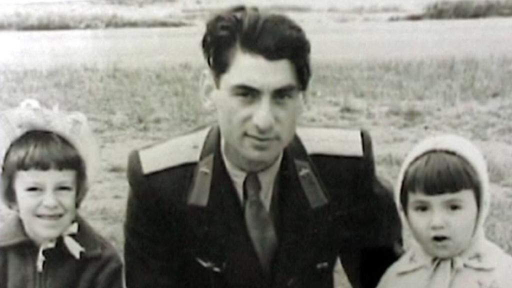 Марк Дымшиц с дочерьми. (с) ru.wikipedia.org