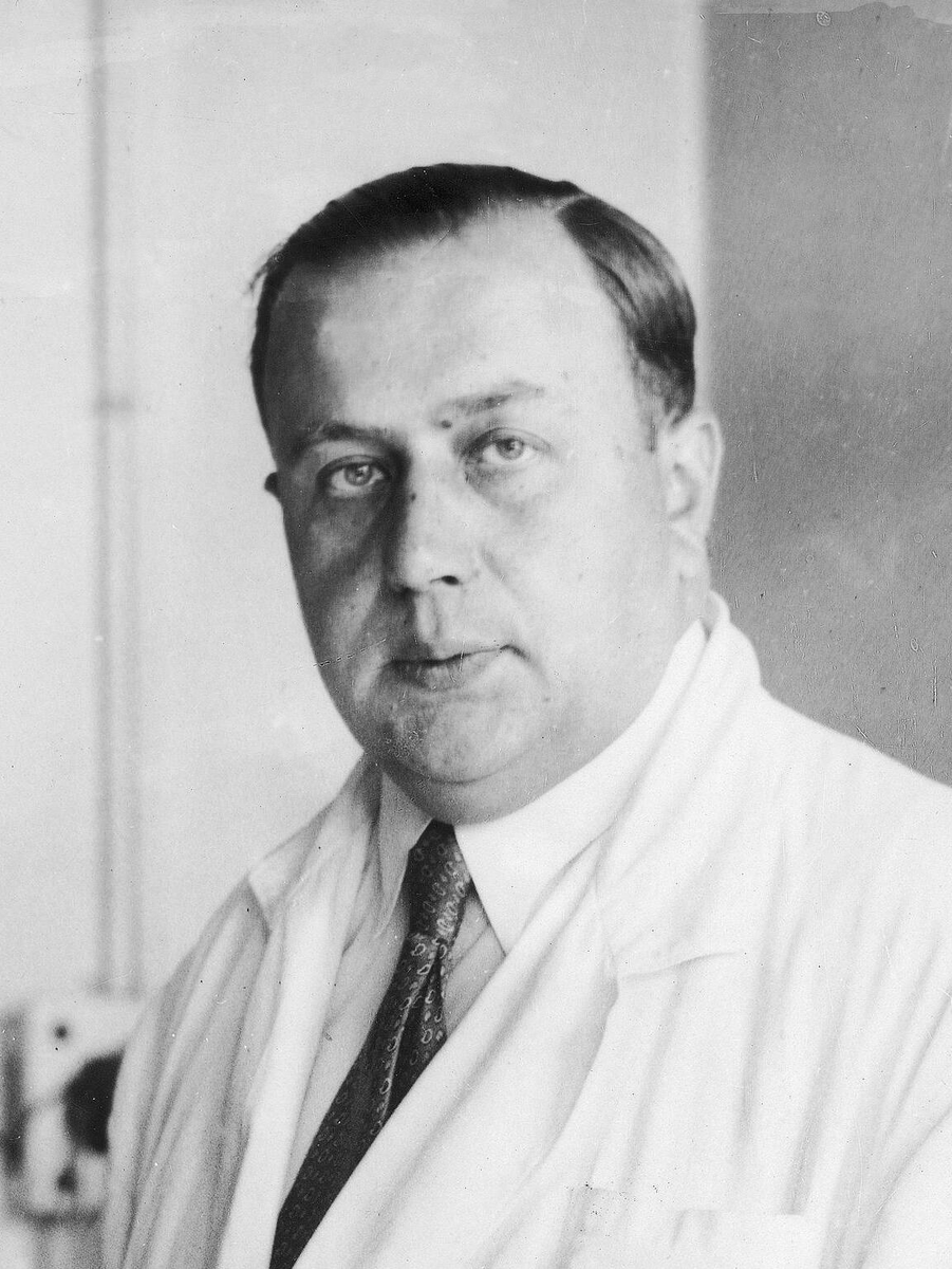 Фра́нтишек Бе́гоунек (чеш. František Běhounek; 27 октября 1898, Прага — 1 января 1973, Карловы Вары) — учёный-радиолог, физик, доктор наук (1956), член АН Чехословацкой социалистической республики (1960). Основные научные исследования посвящены ядерной физике, радиологии и дозиметрии.