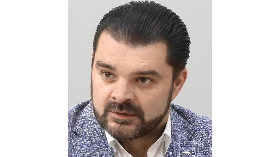    Дмитрий Хохлов.