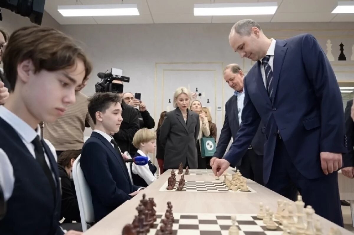    Паслер открыл первый шахматный класс в Губернаторском лицее в Екатеринбурге