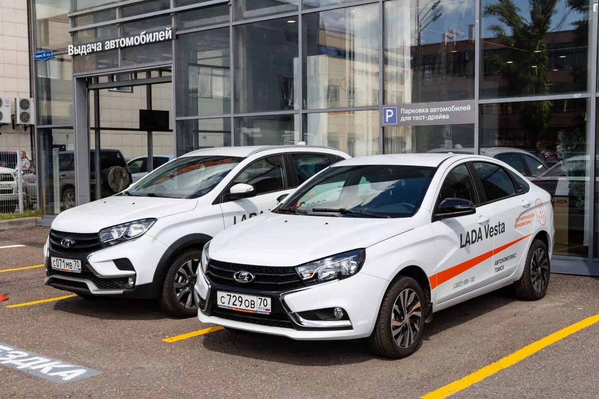 Продажи Lada Vesta в марте 2025 года упали на 33%. Фото: Ilya Plekhanov / Wikimedia