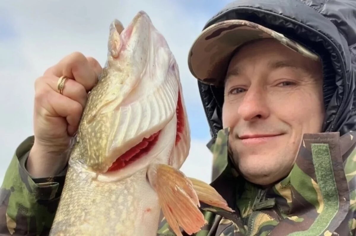    Актёр Сергей Безруков ловил рыбу на Дону ещё до запрета