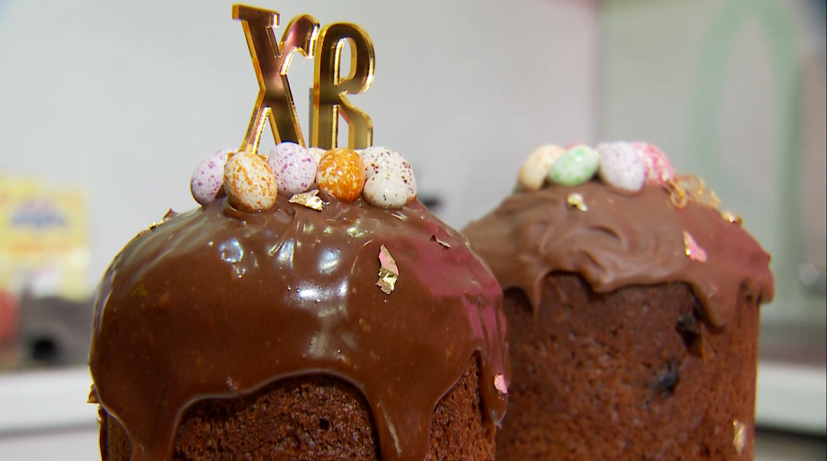 Кулич с начинкой из дубайского шоколада