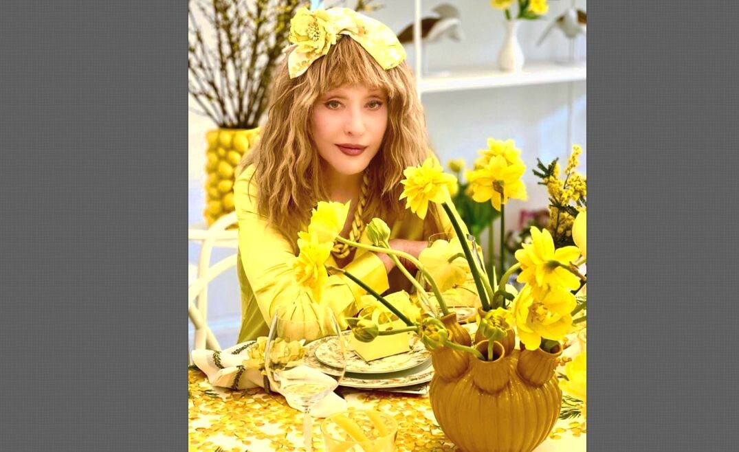 Алла Борисовна разместила в соцсетях песни "Мама" и "Поцелуй войны". Указано, что она их автор