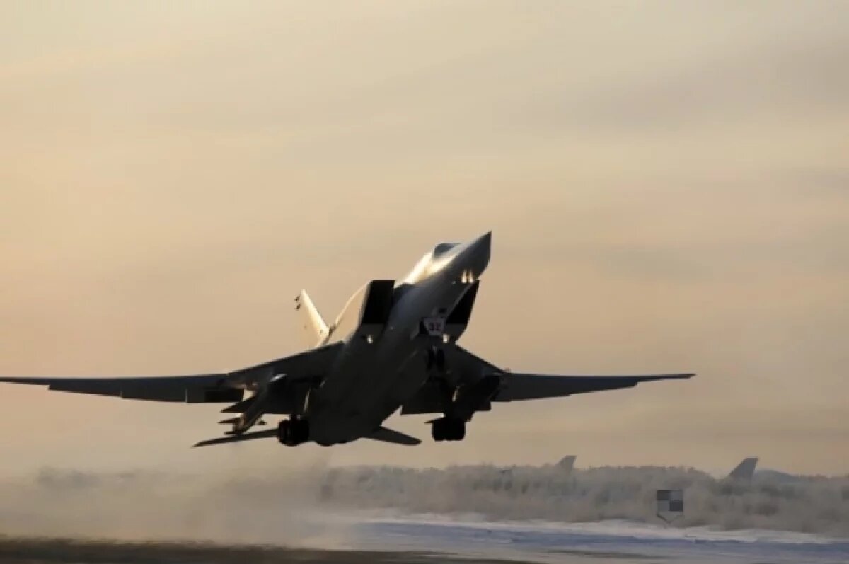    Попов назвал мужественным поступок пилотов, уведших Ту-22М3 от жилых домов