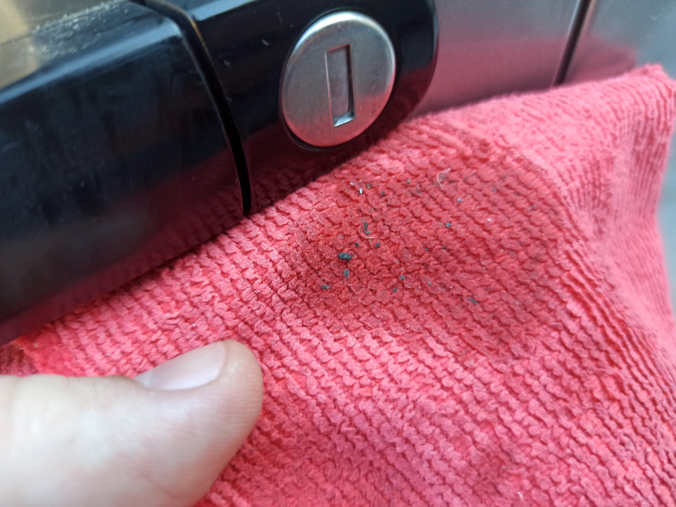 Обратным потоком вылетала оттуда целая куча всякой достаточно крупной и мелкой грязи