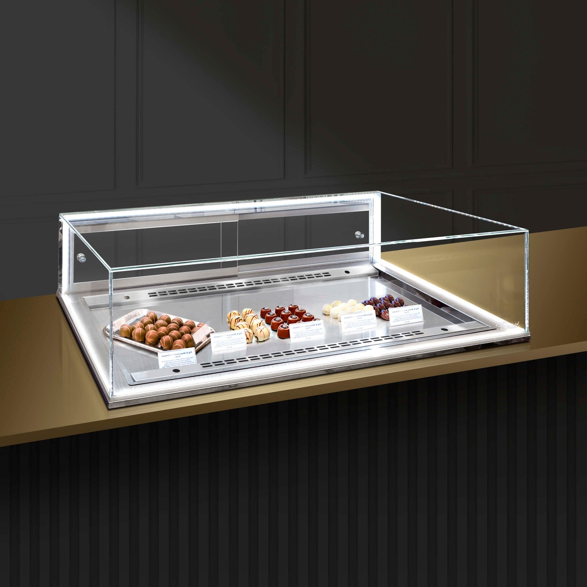 Встраиваемая витрина Glassier для шоколада