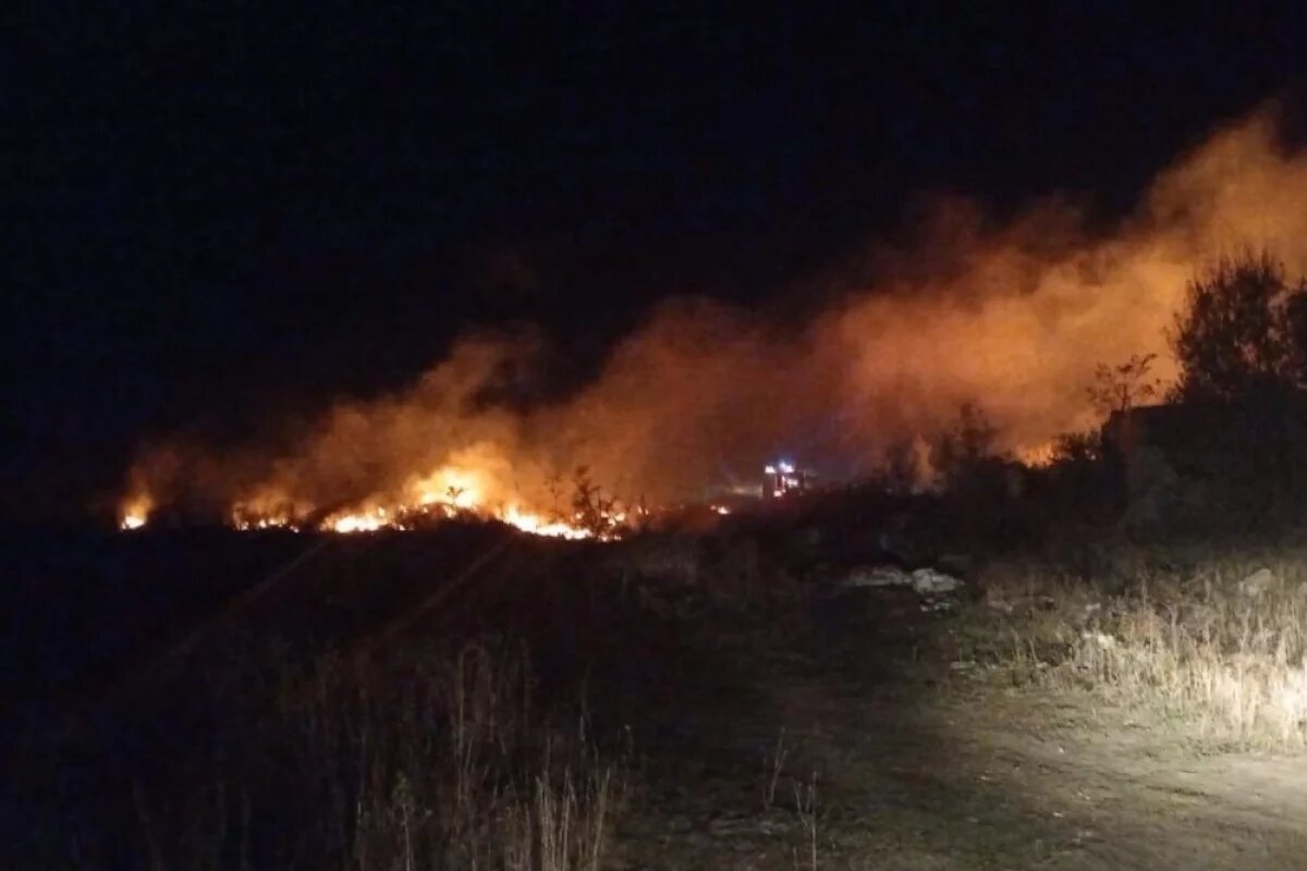    Сухая трава и мусор продолжают гореть в Тамбовской области