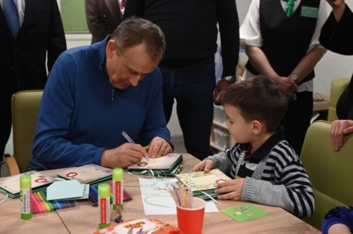    Дворы и детские площадки в Ленобласти станут еще комфортнее