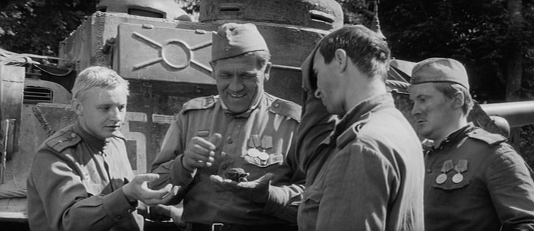 Малешкин и его экипаж. Сцена с гранатой...