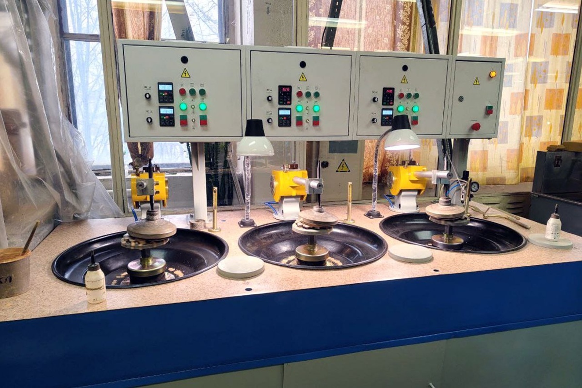   Заготовительное и шлифовально-полировальное оборудование для ЛОМО