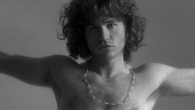 Вэл Килмер в роли Джима Моррисона в фильме Оливера Стоуна «Дорз» 1991 года.