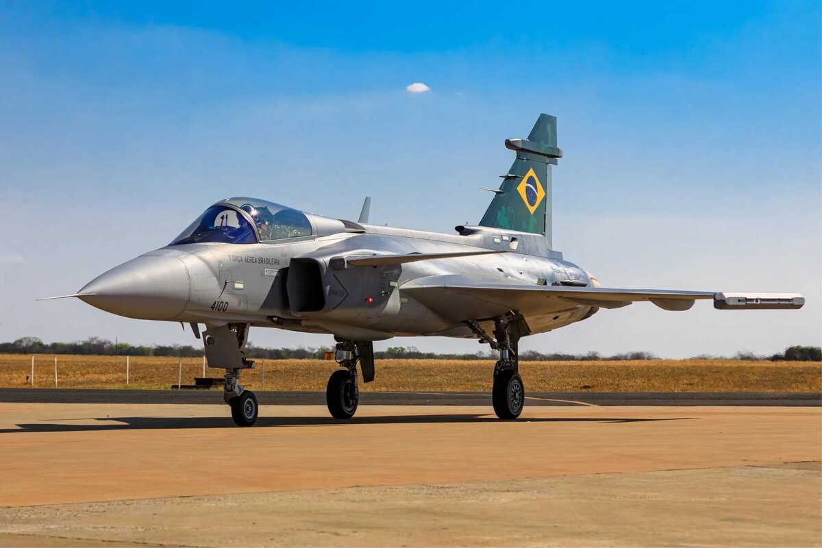 Разработанный в сотрудничестве с Бразилией, которая заказала 36 самолетов, Gripen E, ранее известный как Gripen NG (Next Generation), представляет собой последнюю и наиболее продвинутую версию Gripen. Фото: ВВС Бразилии