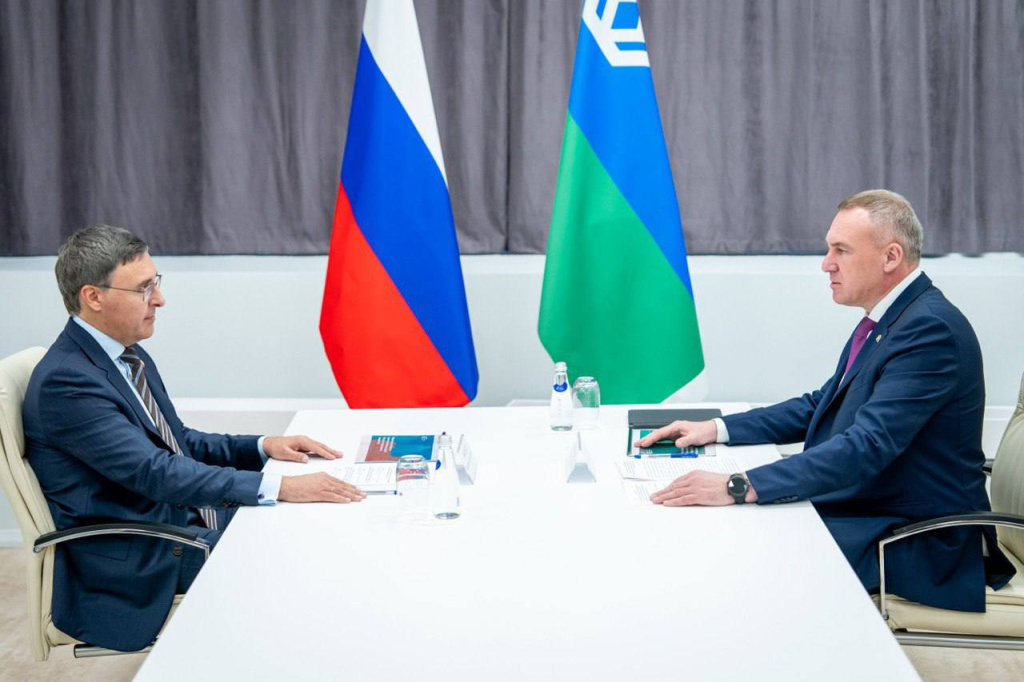    Губернатор Югры обсудил с федеральным министром развитие образовательной инфраструктуры региона