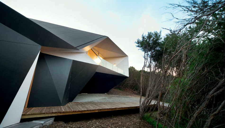 Klein Bottle House необычный дом который создал Чарльз Райан. "Дом формула", чей облик отсылает к технике оригами.