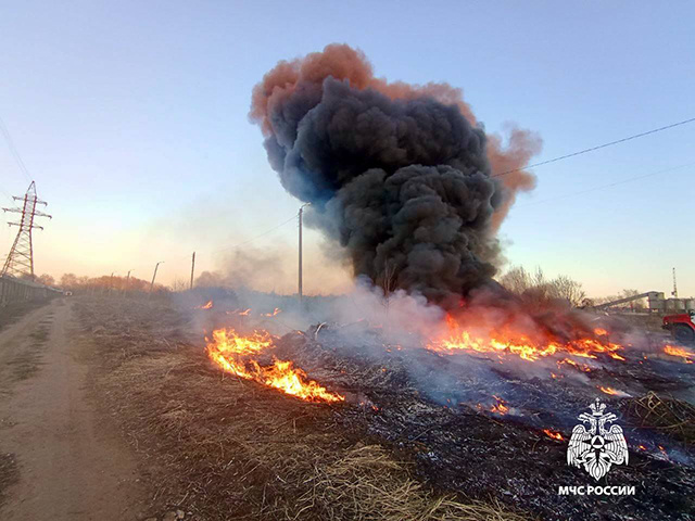 Из 32 тверских пожаров за сутки – 5 в строениях. Спасен человек