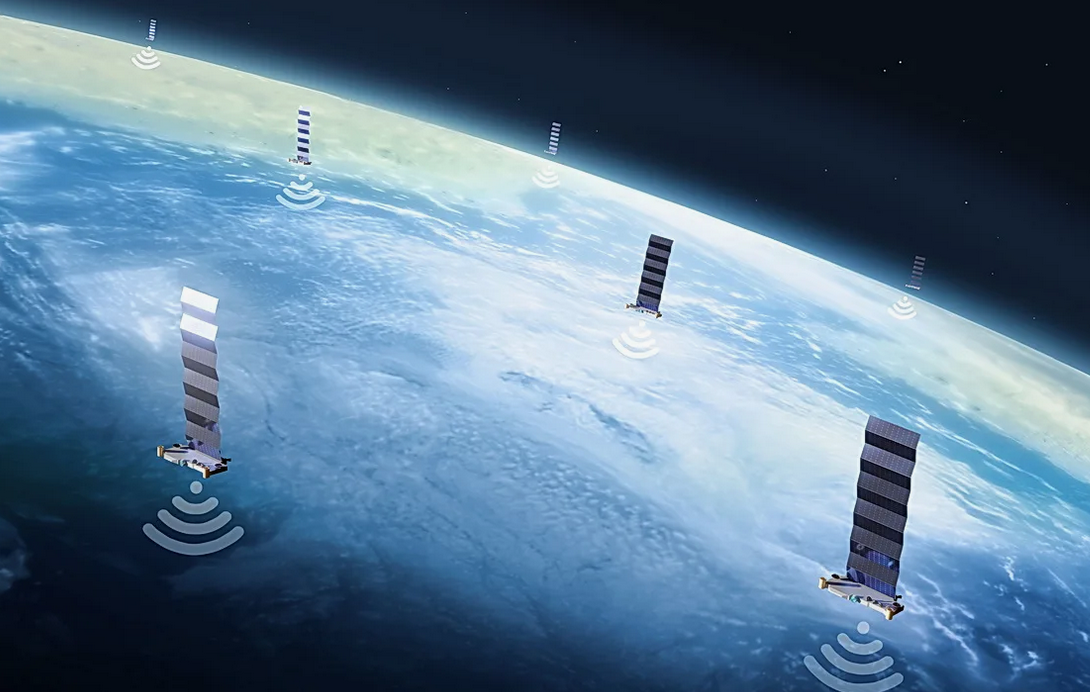 Военные давно хотели наложить лапу на систему "Старлинк". Два года назад часть спутников Илона Маска перешло под оборонную статегическую систему "Старшилд". Картинка SpaceX 