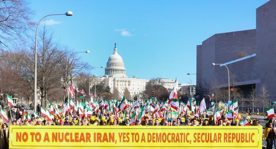    Митинг в Вашингтоне против ядерной программы Ирана. Siavosh Hosseini/Keystone Press Agency / www.globallookpress.com