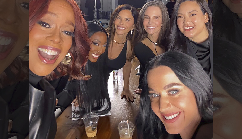 Кэти Перри, Гейл Кинг, Аиша Бове, Аманда Нгуен, Кериэнн Флинн, Лорен Санчес