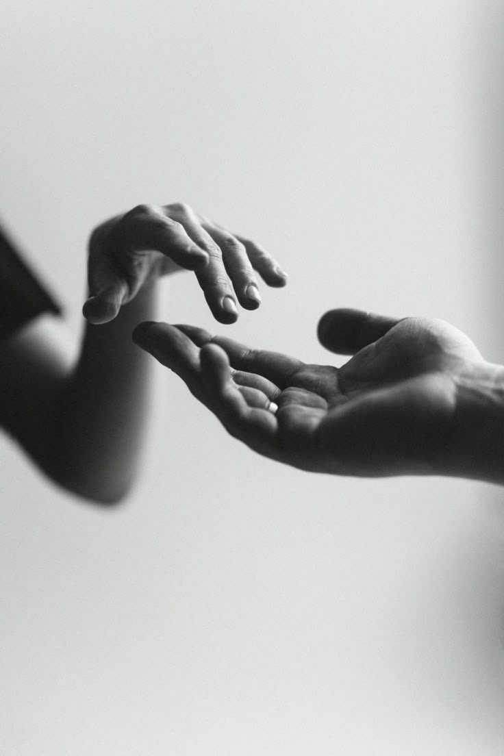 Всем доброго времени суток! В этой статье я делюсь своими размышлениями о том, как любовь влияет на наши жизни, какие психологические аспекты формируют наши отношения и что я узнал о себе и других через призму любви.