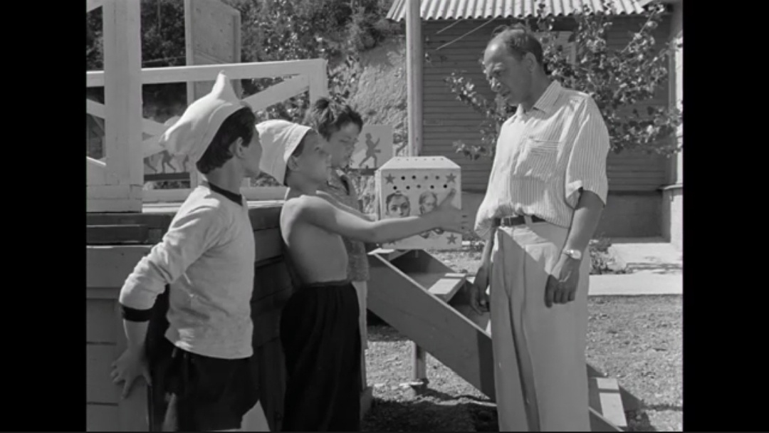 Ни секунды без дела! Золото, а не директор!