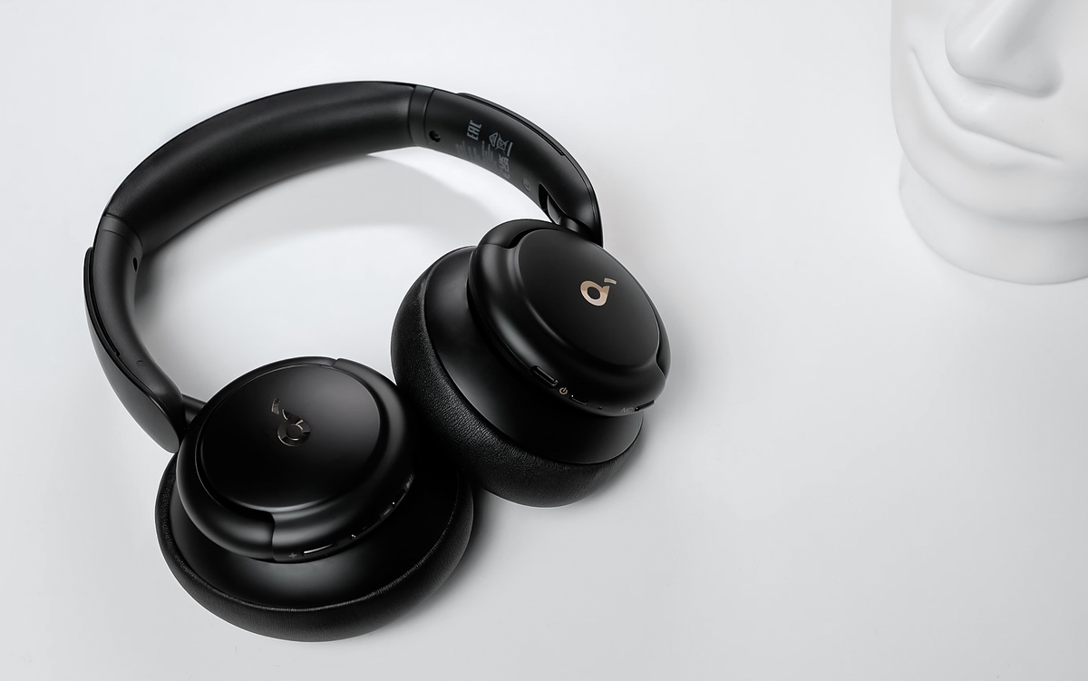 Soundcore Life Q30 в черном цвете