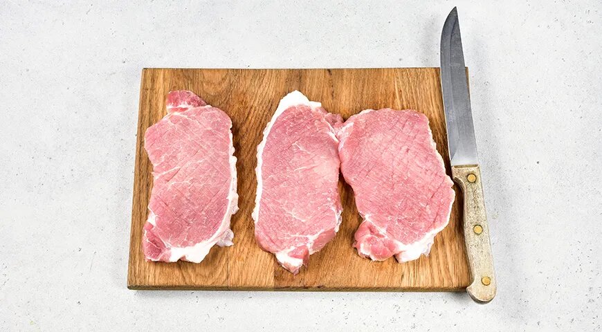   Сочные отбивные из свинины в кляре на сковороде (gastronom.ru)