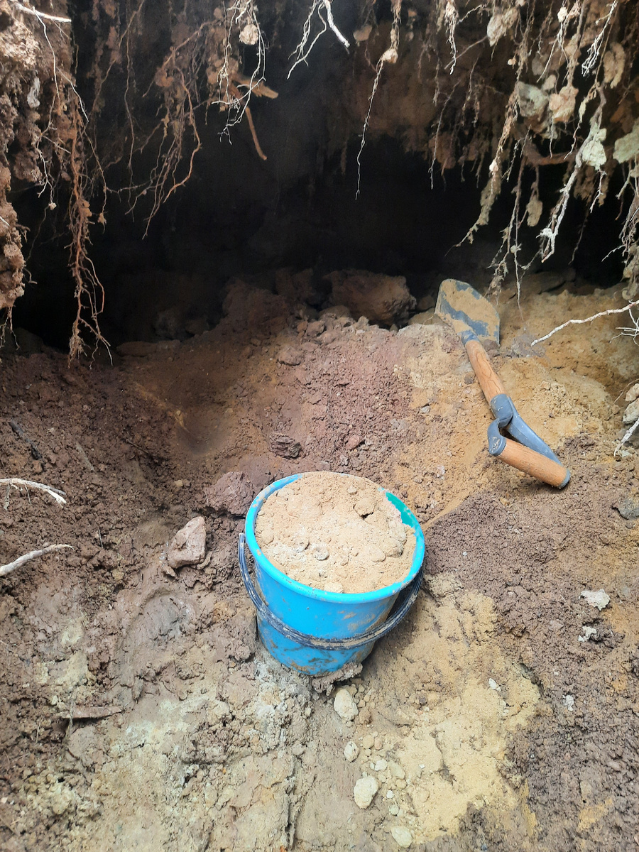 Закопушка в Варавинском овраге. Фото автора.