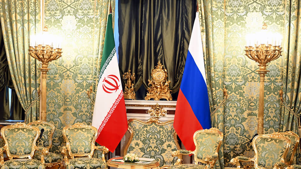 Вид зеленой гостиной Большого Кремлевского дворца.📷Фото: Дмитрий Азаров / Коммерсантъ