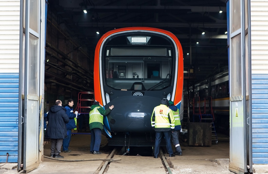 Техобслуживание «Иволги» длится в три раза дольше, чем поездов предшествующих поколений, но зато требуется оно более чем в восемь раз реже.