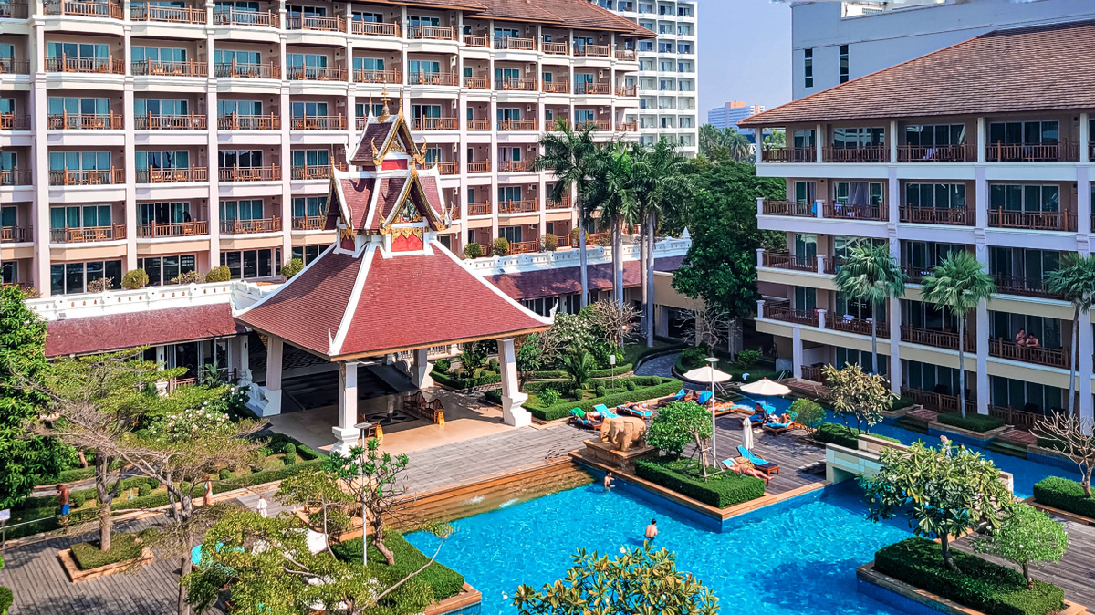 Отель The Heritage Pattaya Beach Resort 