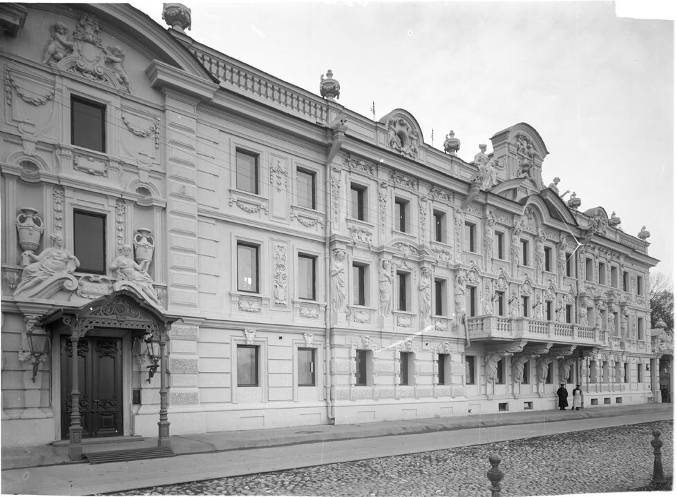 Дореволюционная фотография усадьбы Рукавишниковых