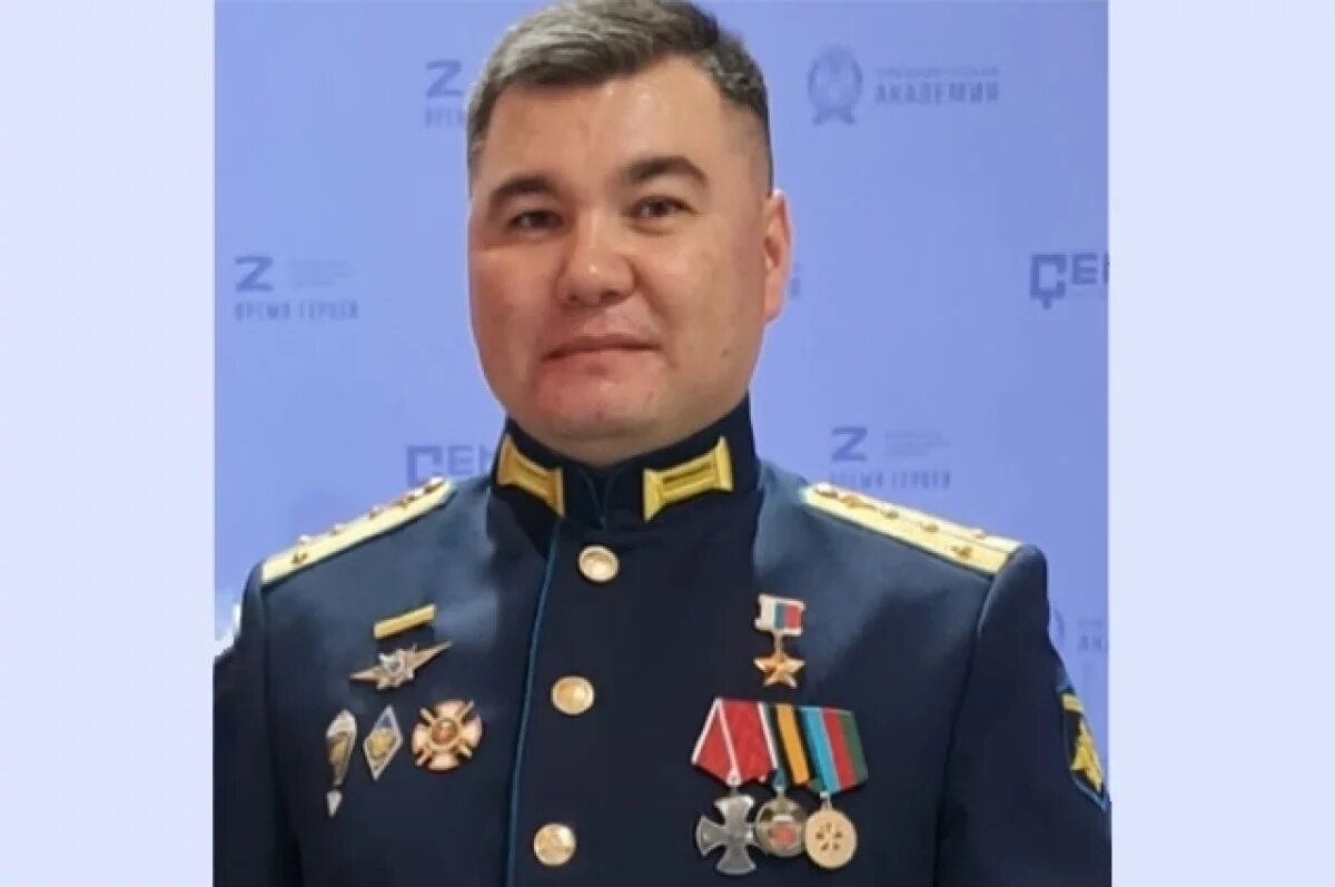    Герой России, кавалер Ордена Мужества, член Генерального совета партии Владимир Сайбель.