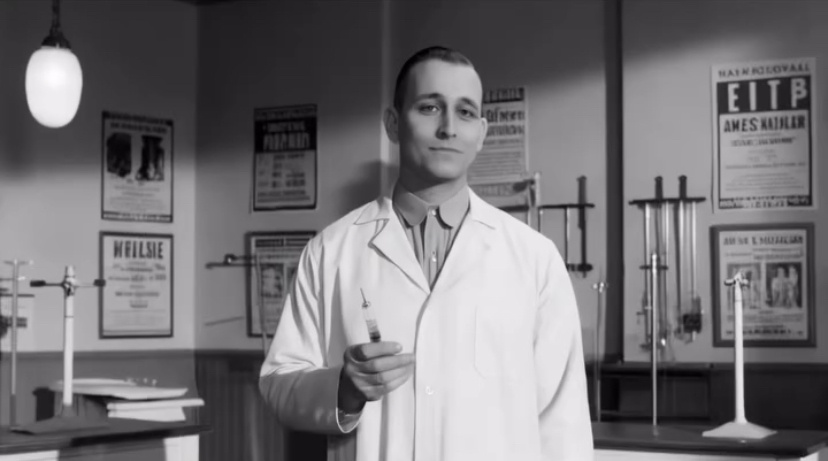 Это я: живой, с поцарапанным сердцем и историей, от которой волосы встают дыбом. Садитесь удобнее. Это не просто текст — это крик души, который поймет любой, кто хоть раз терял себя в отношениях-качелях.