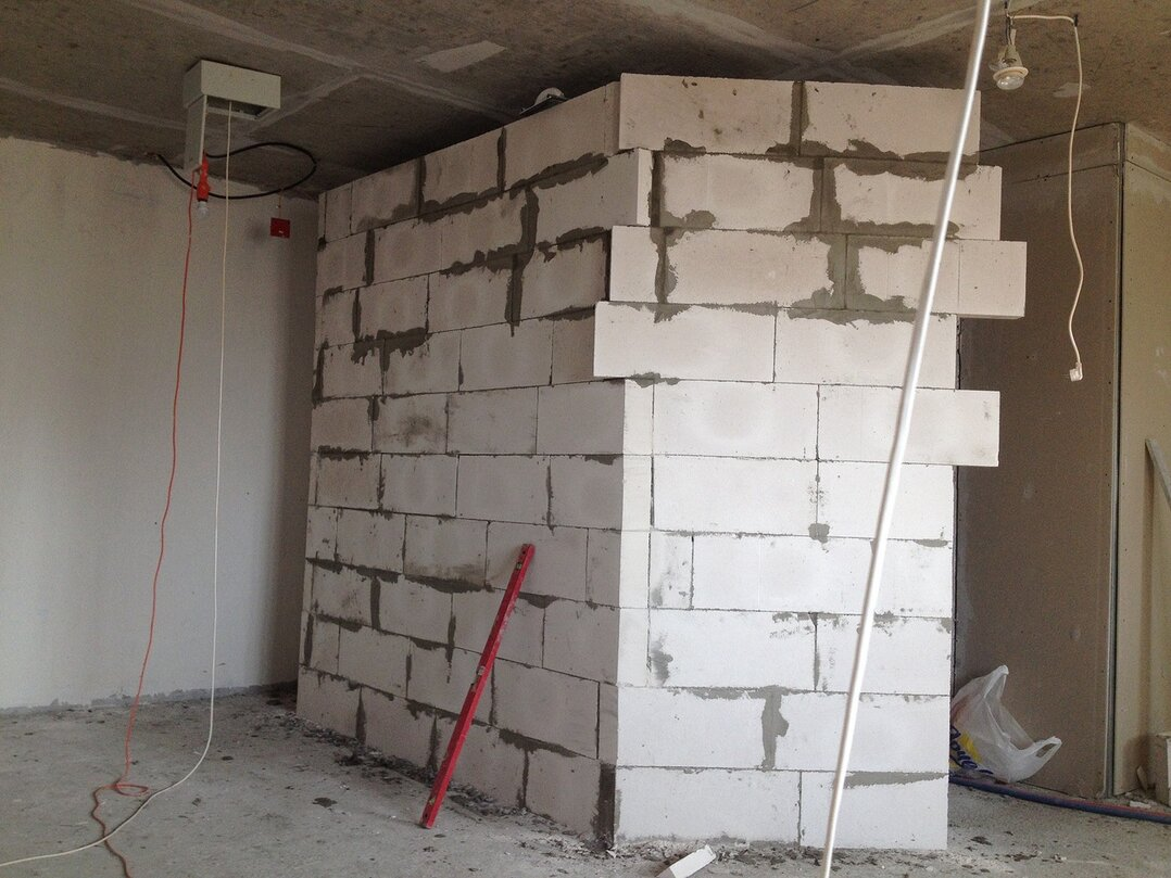 Стена из пеноблока