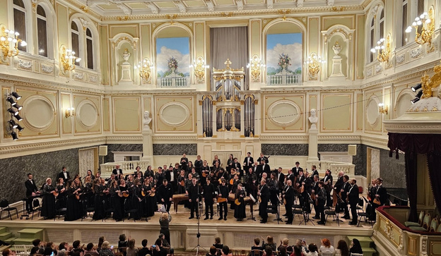    Впервые юная кировчанка выступила с Государственным академическим русским оркестром