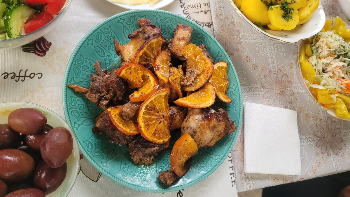 Утка, запеченная в апельсинах