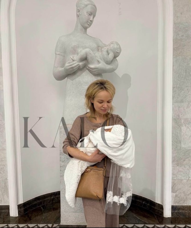 ВИТАЛИНА С ДОЧКОЙ. Открытый источник.