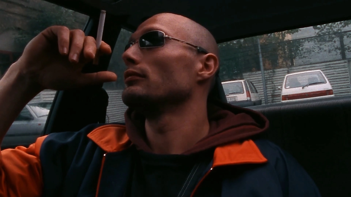 Кадр из фильма «Дилер».