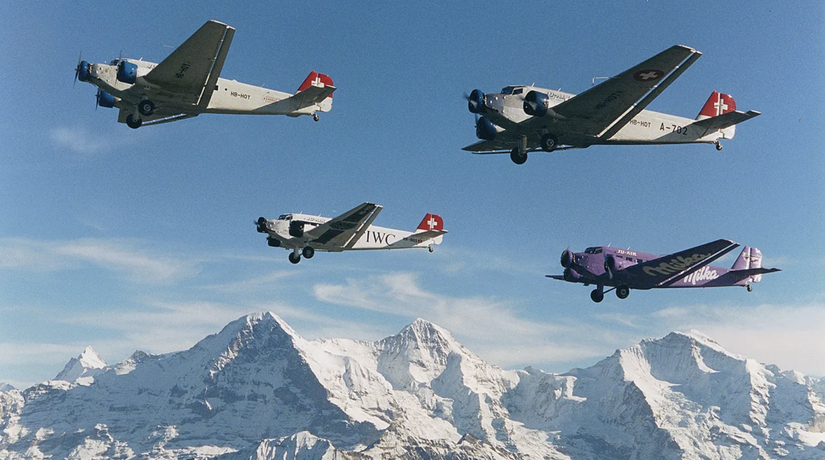 Флот Ju-Air из самолётов Ju 52, сфотографированных до аварии. (Журнал «Флайинг»)